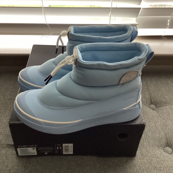 SOREL Out N About IV Puffy Lace-Up Waterproof Boot (Women) 8.5M - Picture 10 of 12